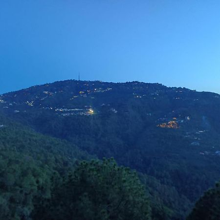 The Western Heights I Serviced Apartments I Pvt Balcony I Lift I Peacefull Area I Family Accomodation I Kasauli I By Exotic Stays Екстериор снимка
