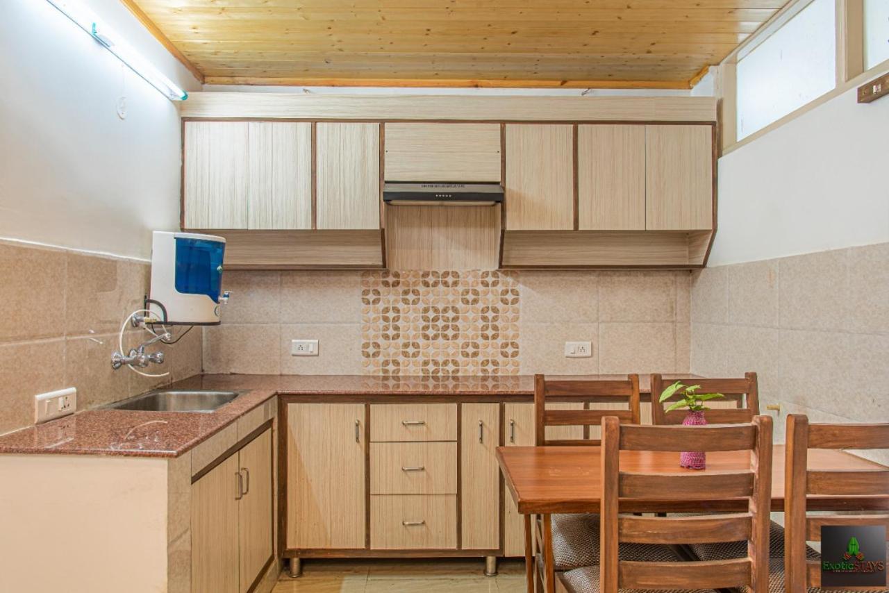 The Western Heights I Serviced Apartments I Pvt Balcony I Lift I Peacefull Area I Family Accomodation I Kasauli I By Exotic Stays Екстериор снимка
