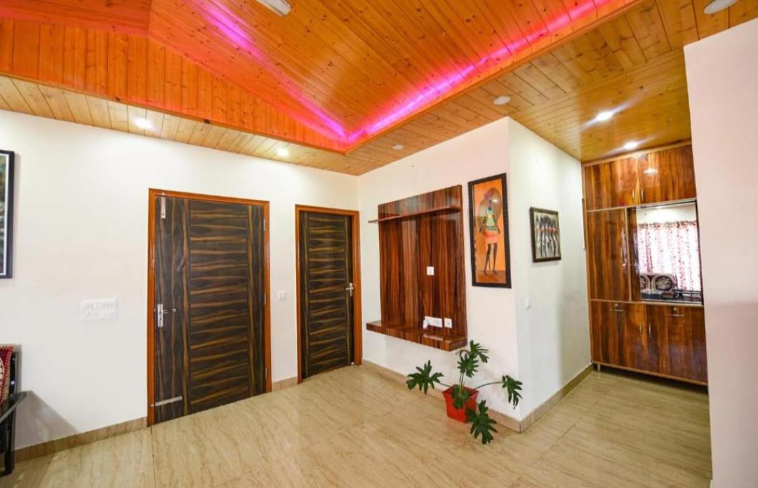 The Western Heights I Serviced Apartments I Pvt Balcony I Lift I Peacefull Area I Family Accomodation I Kasauli I By Exotic Stays Екстериор снимка