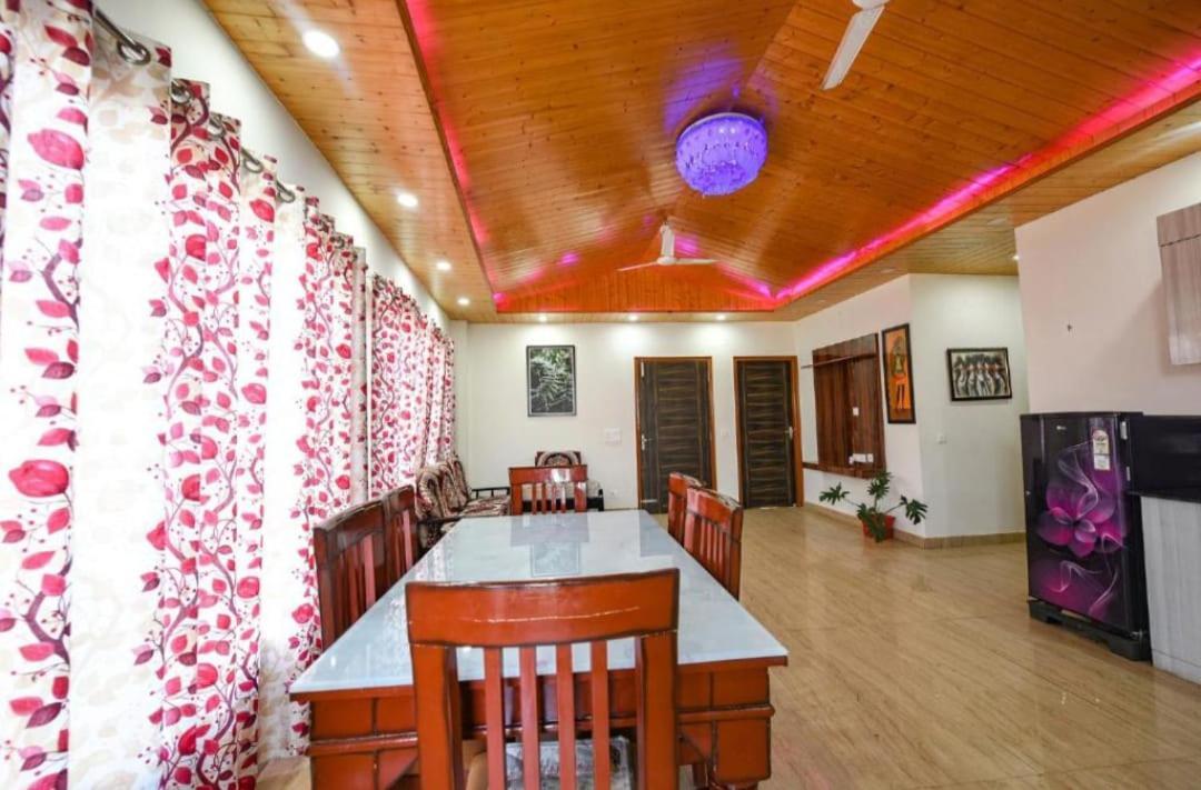 The Western Heights I Serviced Apartments I Pvt Balcony I Lift I Peacefull Area I Family Accomodation I Kasauli I By Exotic Stays Екстериор снимка