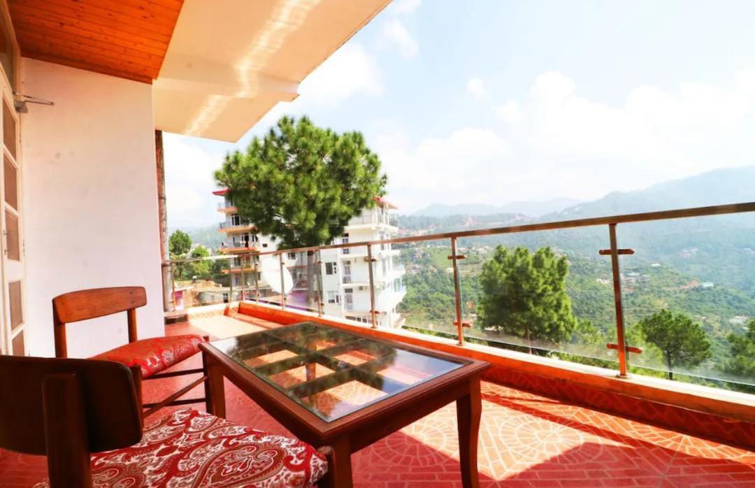 The Western Heights I Serviced Apartments I Pvt Balcony I Lift I Peacefull Area I Family Accomodation I Kasauli I By Exotic Stays Екстериор снимка